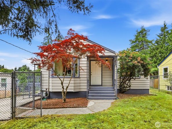 10713 15th Avenue NE, Seattle WA 98125