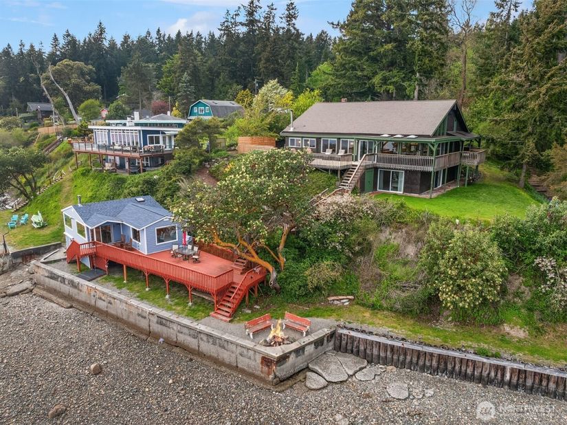 13725 SW Pohl Road, Vashon WA 98070