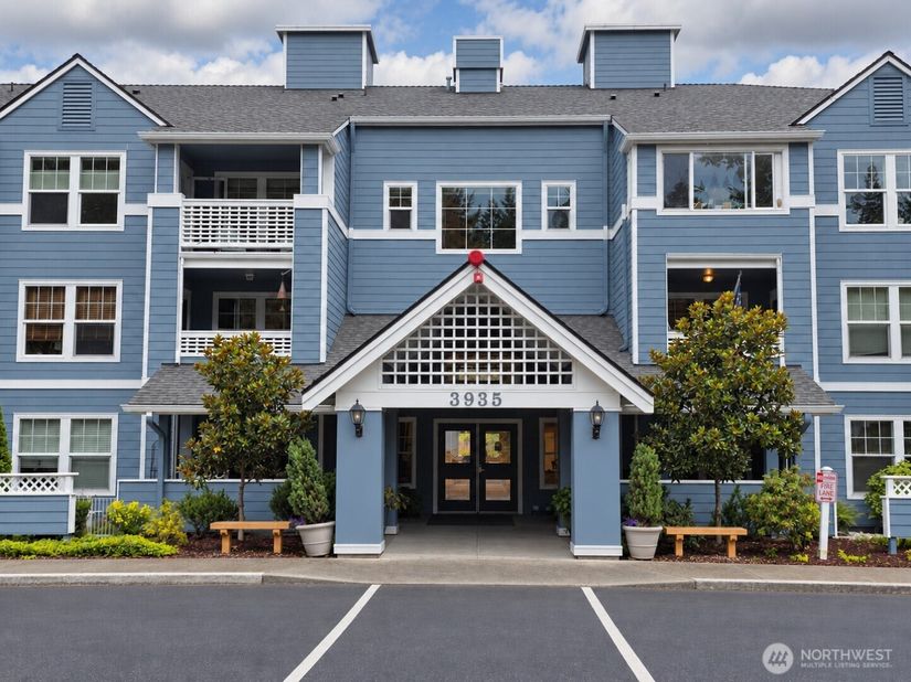 3935 226th Place SE 313, Issaquah WA 98029