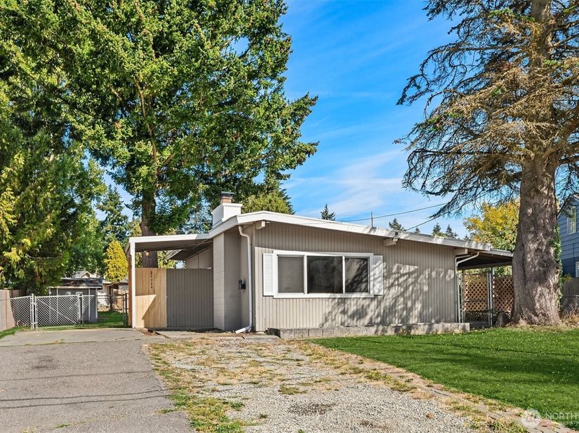 24924 35th Avenue S, Kent WA 98032