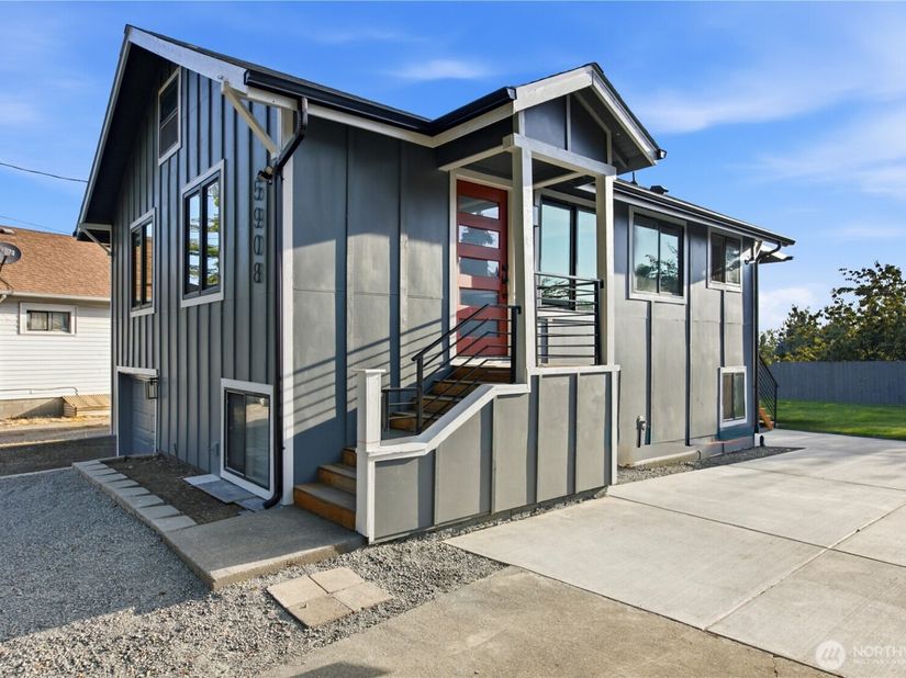 5908 Beacon Avenue S, Seattle WA 98108