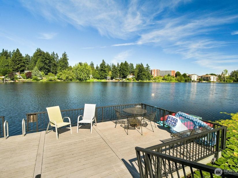 322 N 134th Street 102, Seattle WA 98133