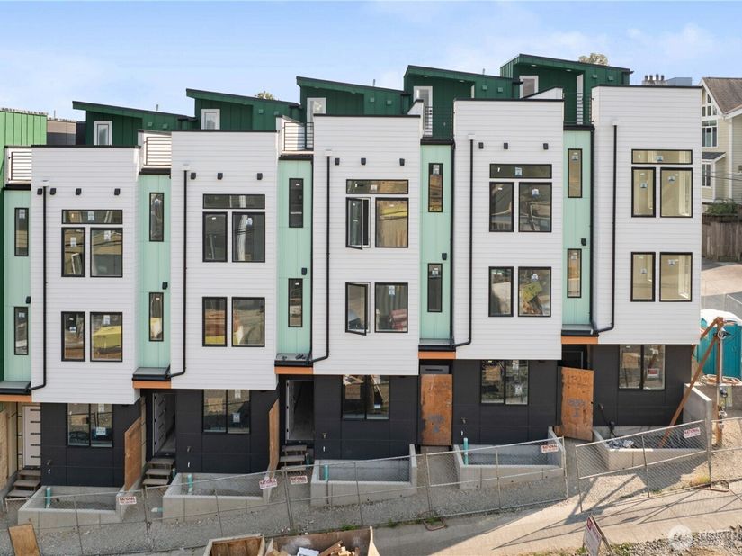 1825 E Pine Street, Seattle WA 98122