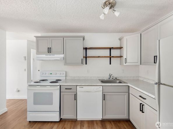 435 Williams Avenue N 206, Renton WA 98057