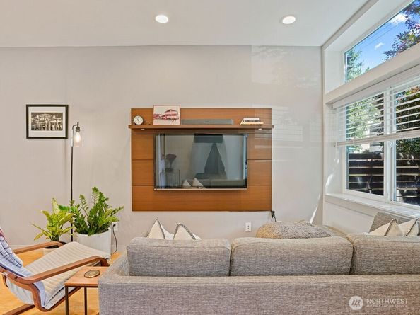 6911 California Avenue SW C, Seattle WA 98136