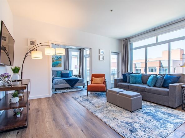2415 2nd Avenue 729, Seattle WA 98121