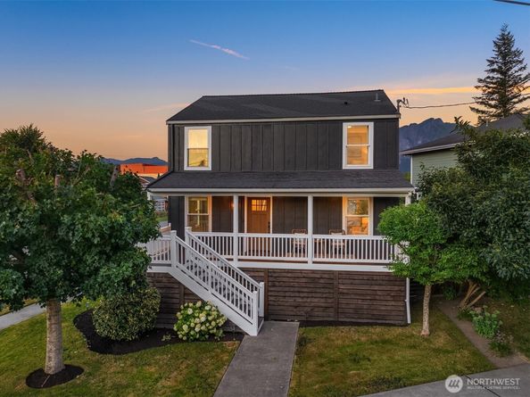 8734 Falls Avenue SE, Snoqualmie WA 98065