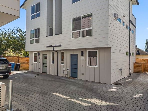 1129 NW 61st B, Seattle WA 98107