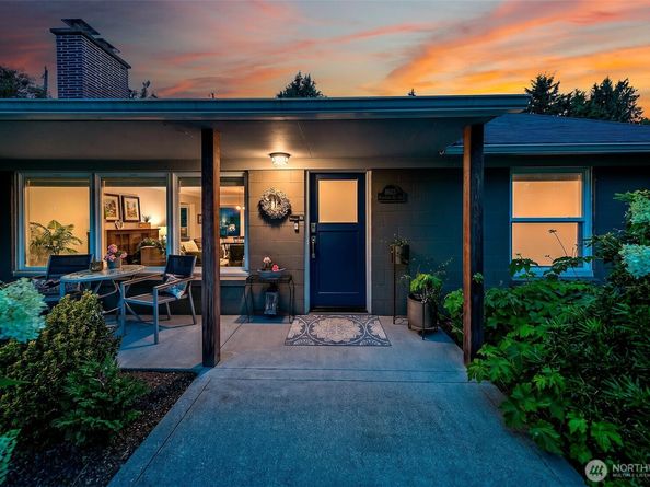 8623 30th Avenue NE, Seattle WA 98115