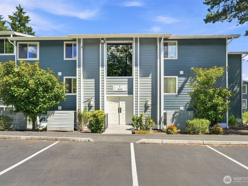 4641 W Lake Sammamish Parkway SE F305, Issaquah WA 98027