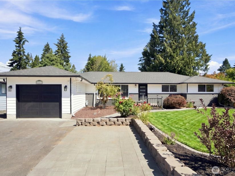 6821 190th Street SW, Lynnwood WA 98036