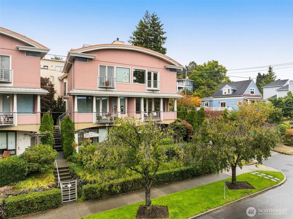 7700 E Green Lake Drive N D13, Seattle WA 98103