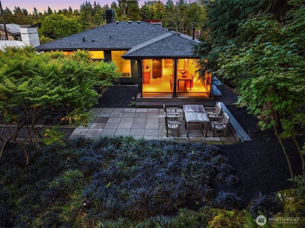 1207 26th Avenue E, Seattle WA 98112