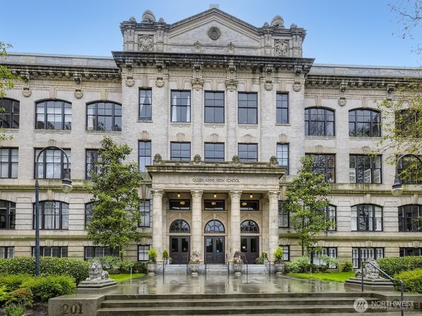 201 Galer Street 163, Seattle WA 98109