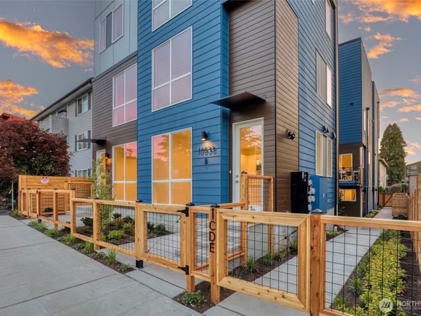 10533 Stone Avenue N B, Seattle WA 98133