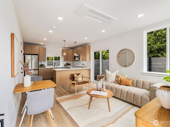 822 B S Sullivan Street, Seattle WA 98108