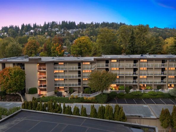 9715 NE Juanita Drive 206B, Kirkland WA 98034