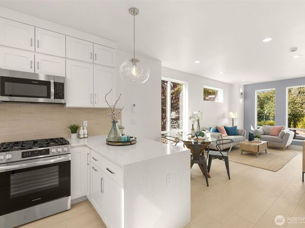 915 N 98th Street B, Seattle WA 98103