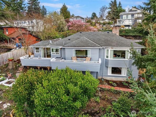 15828 25th Avenue SW, Burien WA 98166