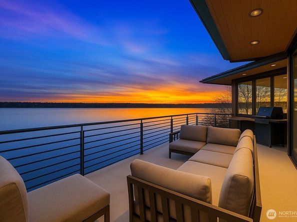 7703 W Mercer Way, Mercer Island WA 98040