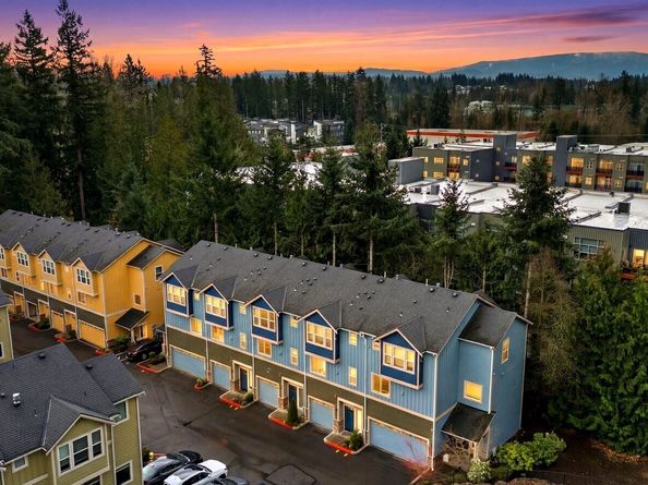 23000 NE 8th Street C3, Sammamish WA 98074