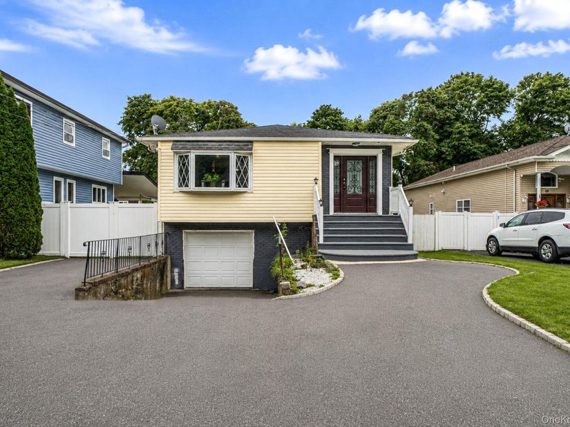 68 Prospect Drive, Brentwood NY 11717