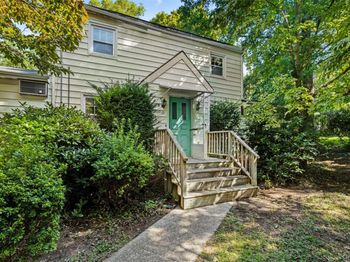 11 Woodycrest Drive