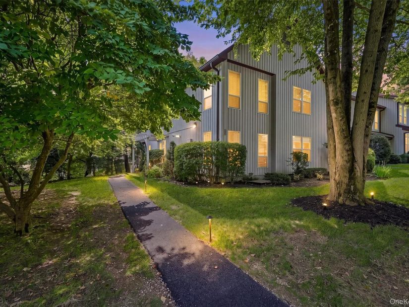 25 Villa Drive, Peekskill NY 10566