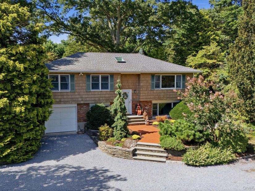 772 Pulaski Road, Greenlawn NY 11740