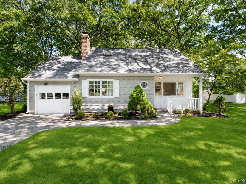 23 Canvasback Lane, East Quogue NY 11942
