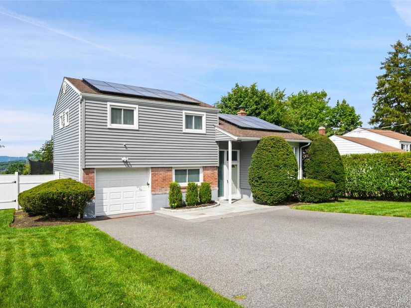 6 S High Street, Elmsford NY 10523