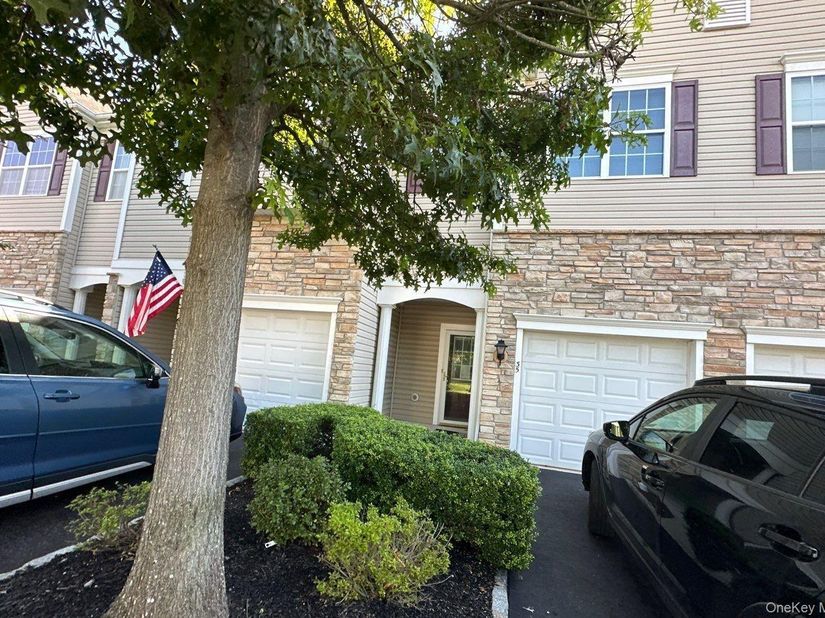35 Sugar Pine Lane, Bay Shore NY 11706