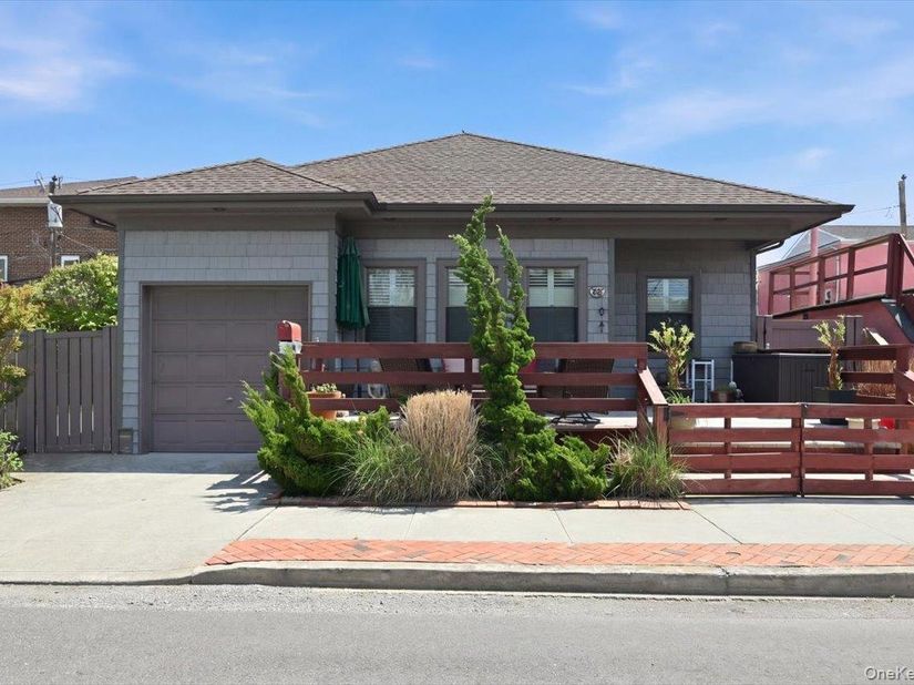 18 Clark Street, Long Beach NY 11561