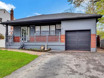 66 Phelps Lane
