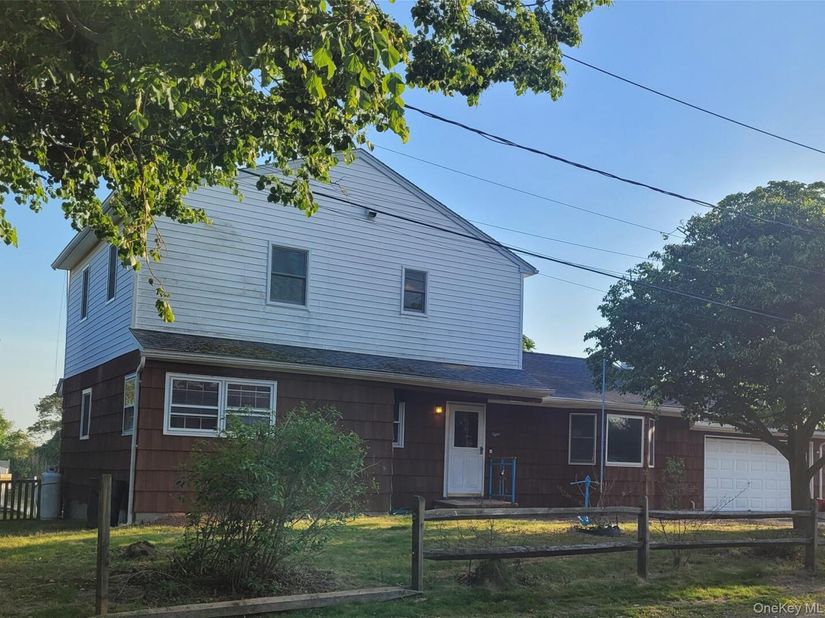 8 Cornell Road, East Patchogue NY 11772