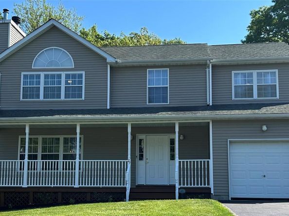27 Sunburst Drive, Rocky Point NY 11778
