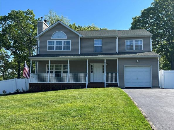 27 Sunburst Drive, Rocky Point NY 11778