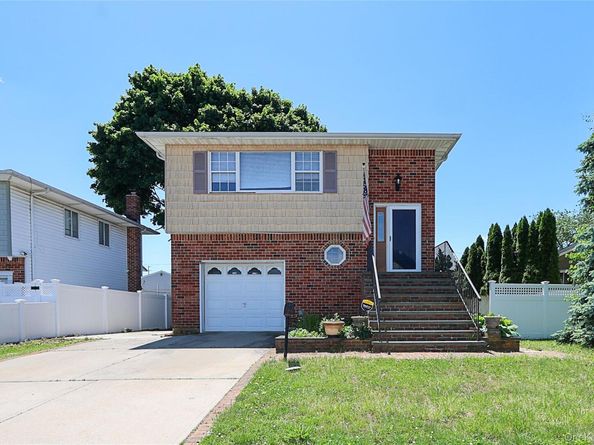 4 Patricia Court, Bethpage NY 11714
