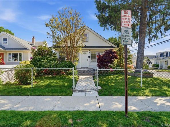 44 Saint Pauls Road S, Hempstead NY 11550
