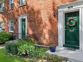 21 Fieldstone Drive