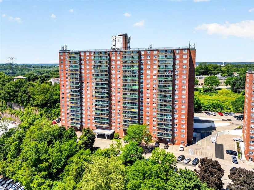 1841 Central Park Avenue 18A, Yonkers NY 10710