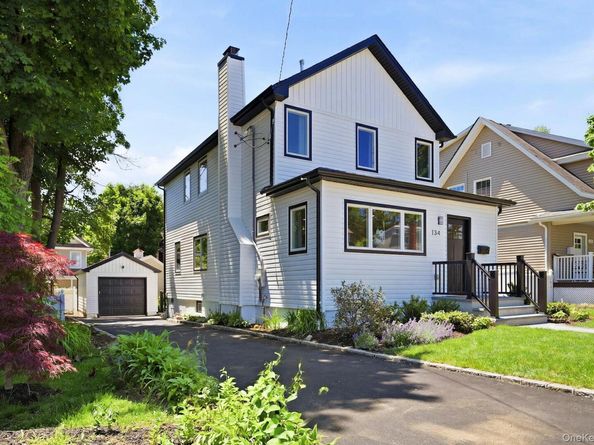 134 Murray Avenue, Port Washington NY 11050