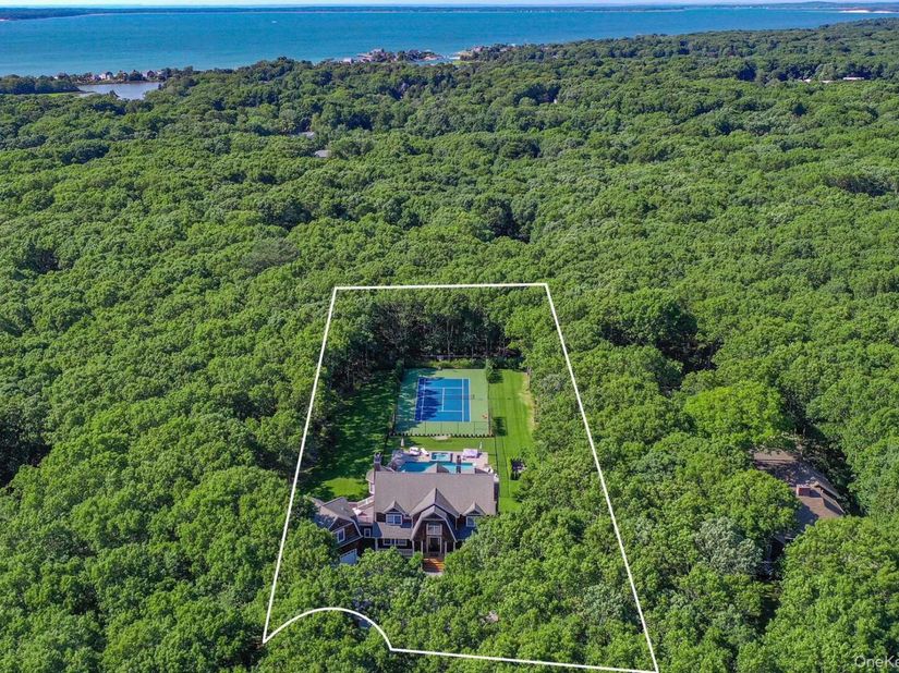 1766 Majors Path, Southampton NY 11968