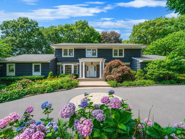 1 Winston Court, Dix Hills NY 11746