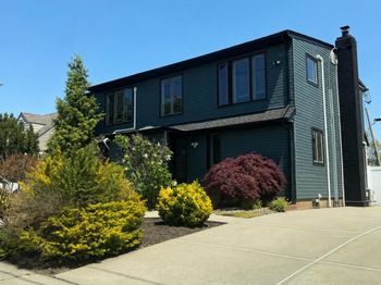 301 Merrick Avenue