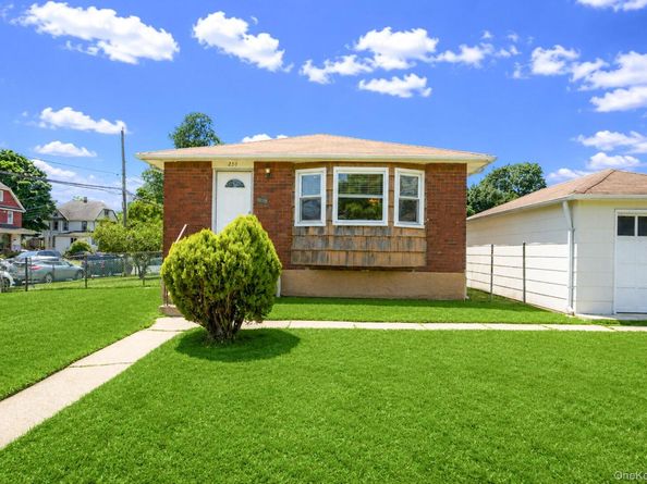 250 Church Street, Freeport NY 11520