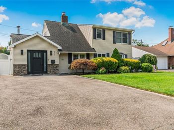 93 Duckpond Drive N