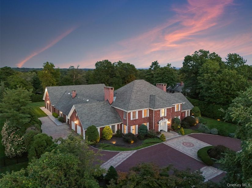 109 Mamaroneck Road, Scarsdale NY 10583