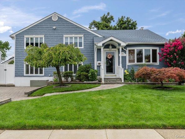 790 Wenwood Drive, East Meadow NY 11554