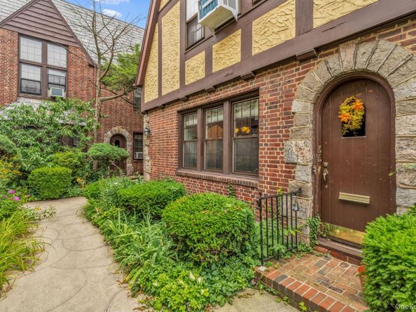 35-05 167th Street 15, Flushing NY 11358